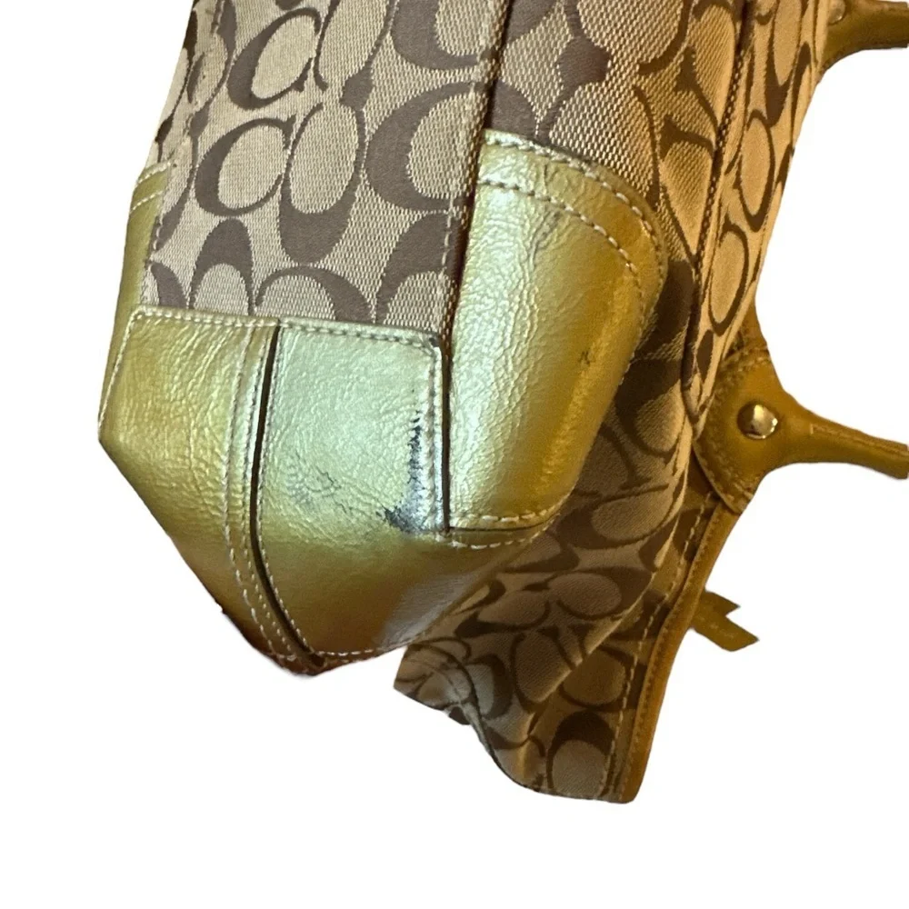 Coach Soho Signature Gold Trim Tote 12564 – Vintage Classic ✨
